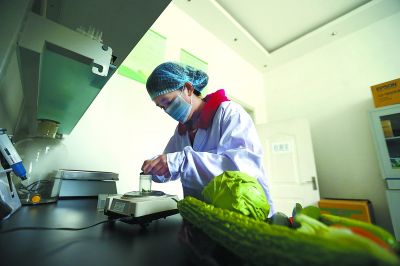 工服加工廠的面料質檢