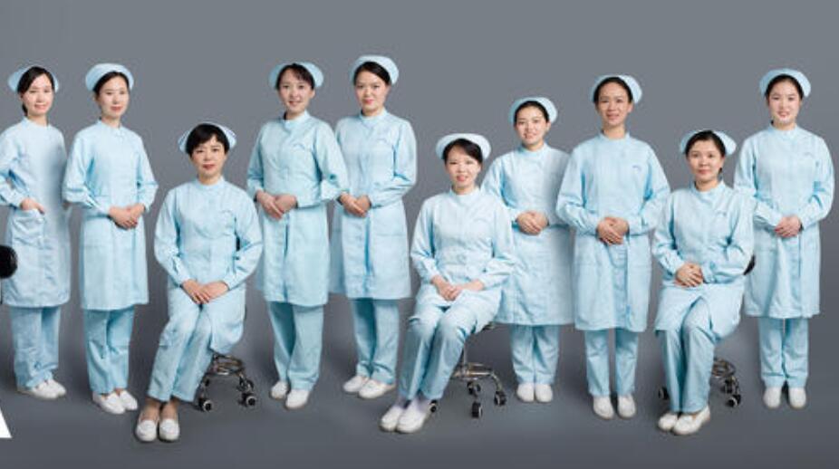 企業(yè)團(tuán)體工服定制集體照