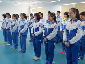 中學(xué)校服定制